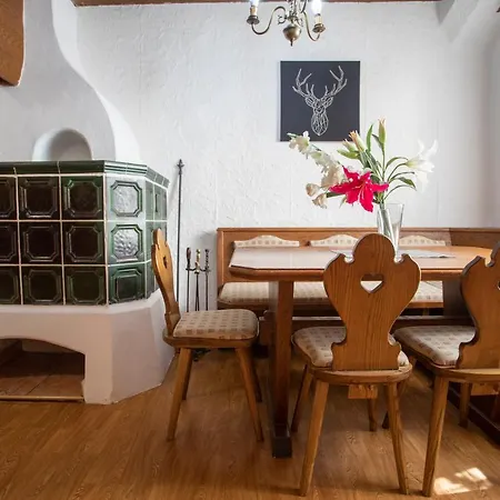 Traditional Old Town Apartment Hall in Tirol Exteriér fotografie